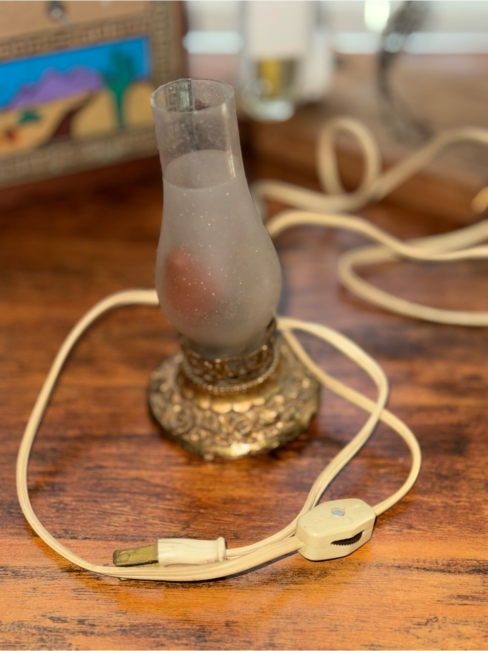 Vintage Matson Ornate Metal Base Electric Table Lamp with Frosted Glass Shade - Picture 8 of 9